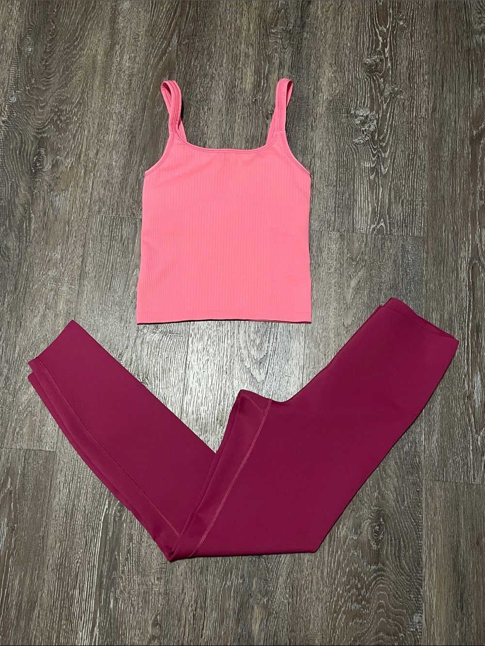 NwOT Lululemon Magenta Smoke/Sakura Pink Set. Size 2